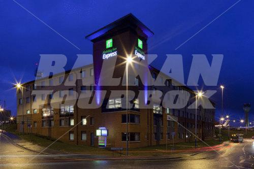почивка в Holiday Inn Express Luton Airport