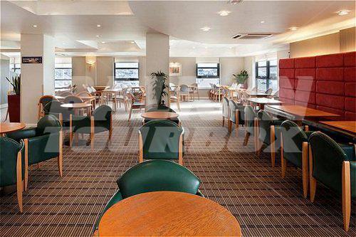 почивка в Holiday Inn Express Luton Airport