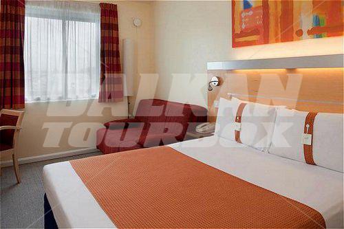 почивка в Holiday Inn Express Luton Airport