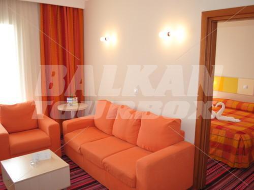 почивка в Golden Tulip Mamaia