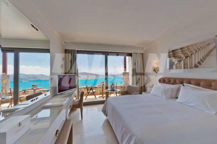 holiday in Royal Marmin Bay Boutique and Art
