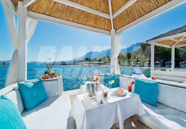 holiday in Amara Luxury Resort
