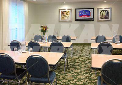 почивка в SpringHill Suites by Marriott St. Louis Airport/Earth City