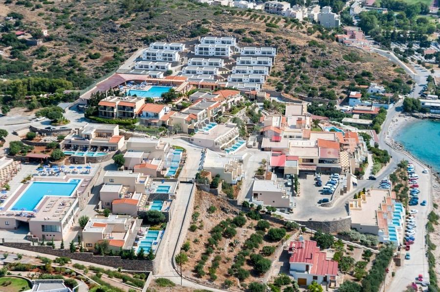 holiday in Ariadne Beach