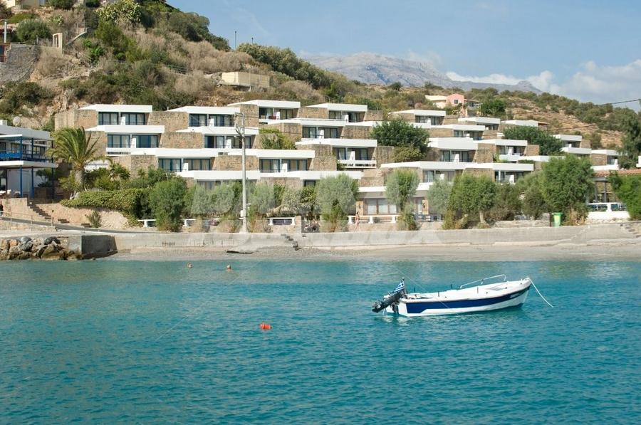 holiday in Ariadne Beach