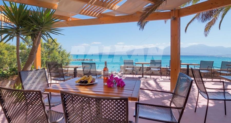 holiday in Ariadne Beach