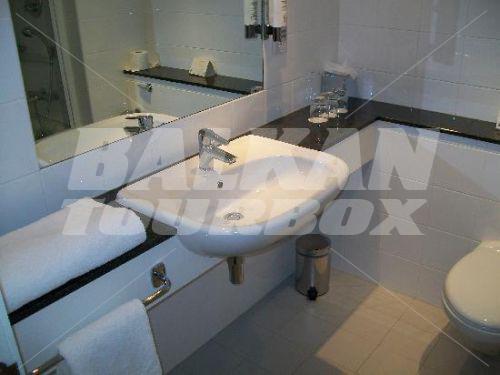 почивка в Maldron Smithfield Dublin