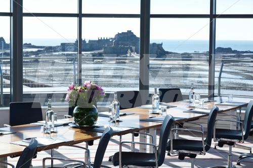 почивка в Radisson Blu Waterfront Jersey