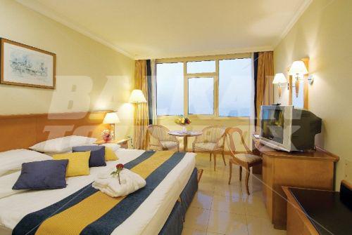 holiday in Coral Beach Resort