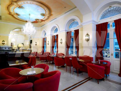 почивка в Grande Bretagne Nafplion
