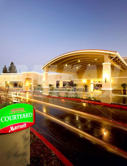 почивка в  Courtyard by Marriott Sacramento Cal Expo