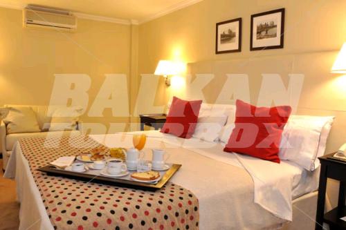holiday in Kenton Palace