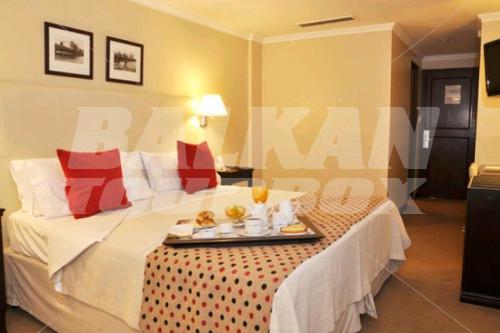 holiday in Kenton Palace