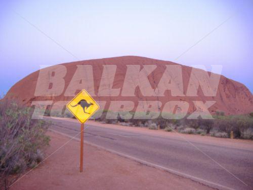 почивка в Sails Inn The Desert