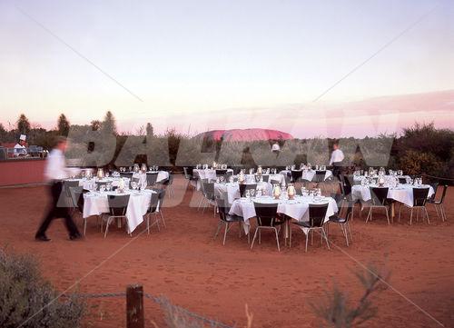 почивка в Sails Inn The Desert