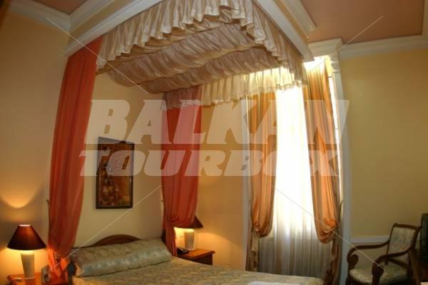 holiday in Maria Luisa