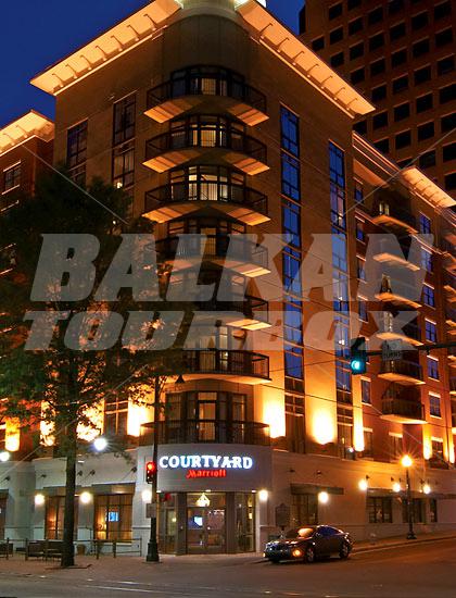 почивка в  Courtyard by Marriott Memphis Downtown