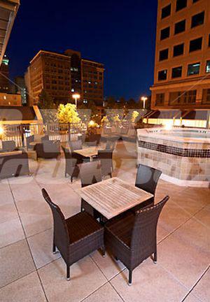 почивка в Courtyard by Marriott Memphis Downtown