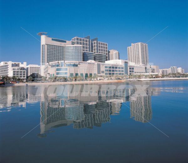 почивка в  Beach Rotana Hotel & Towers Abu Dhabi