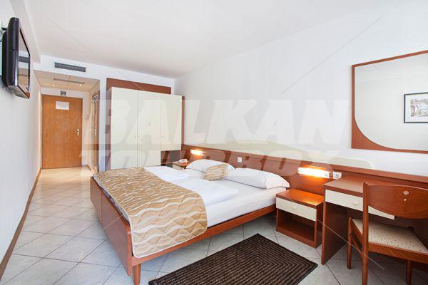 holiday in Narcis - Maslinica Hotels and Resorts