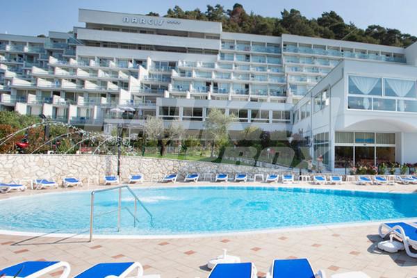 holiday in Narcis - Maslinica Hotels and Resorts