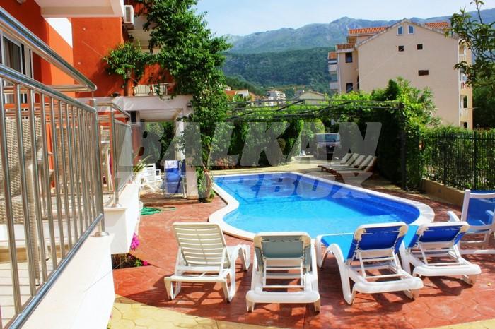 holiday in Bojana Villa
