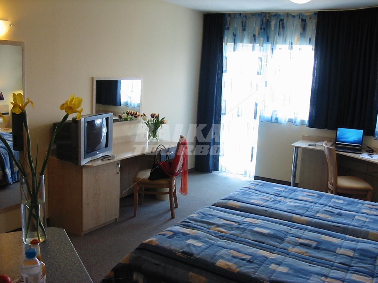 holiday in Sezoni