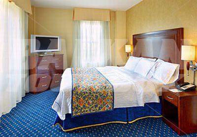 почивка в Courtyard by Marriott Kansas City Country Club Plaza