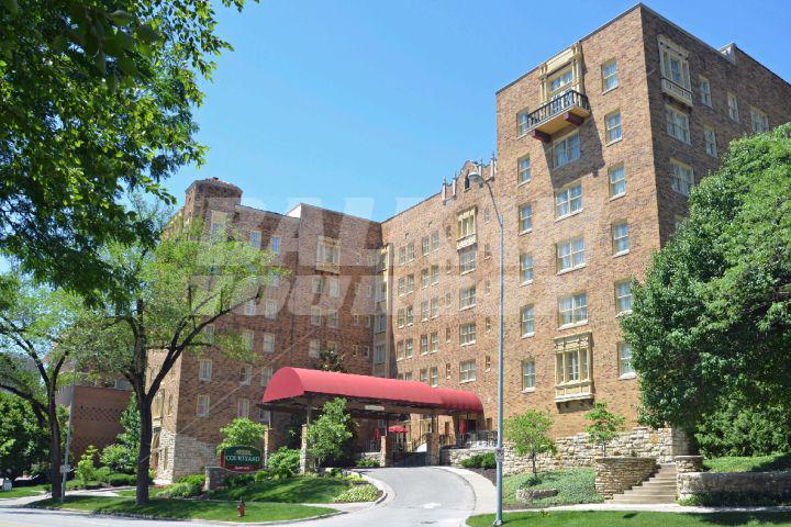 почивка в  Courtyard by Marriott Kansas City Country Club Plaza