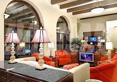 почивка в Courtyard by Marriott Kansas City Country Club Plaza