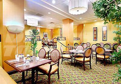 почивка в Courtyard by Marriott Kansas City Country Club Plaza