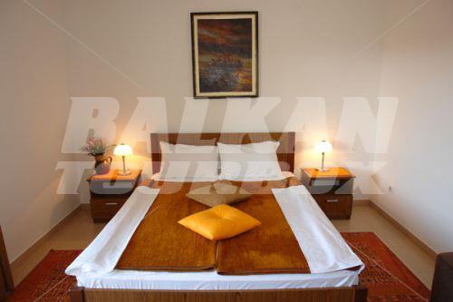 holiday in Butua Apartments
