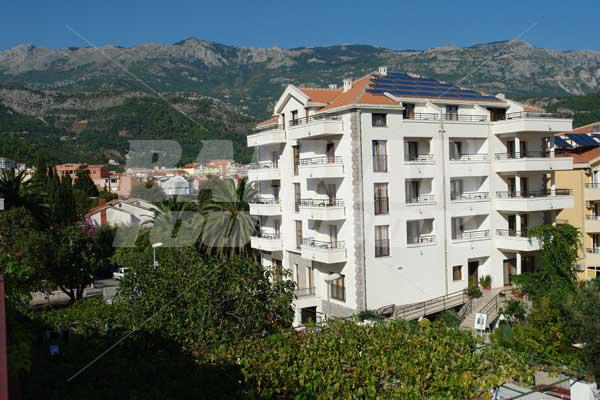 holiday in  Butua Apartments