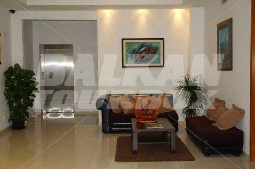 holiday in Butua Apartments