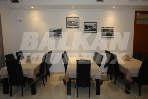 holiday in Butua Apartments