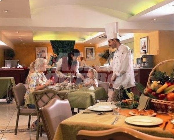 почивка в Golden Sands Hotel Apartments