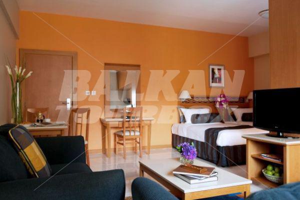почивка в Golden Sands Hotel Apartments