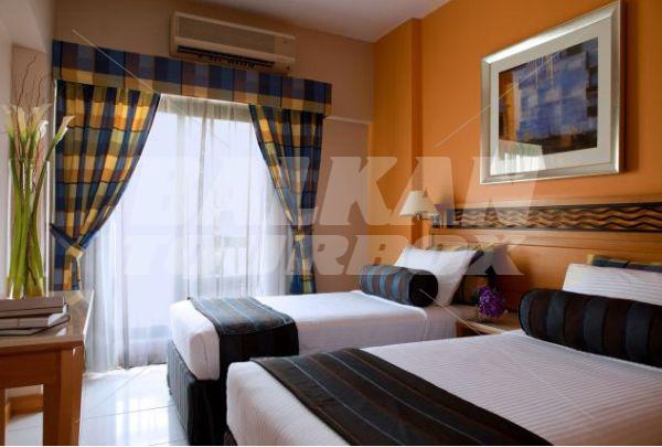 почивка в Golden Sands Hotel Apartments