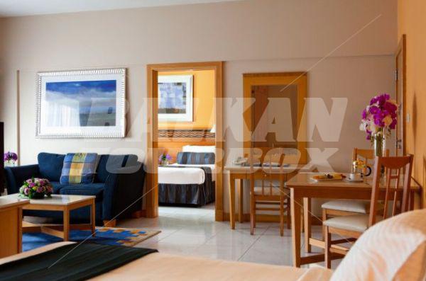 почивка в Golden Sands Hotel Apartments