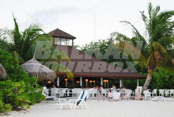 почивка в Velidhu Island Resort