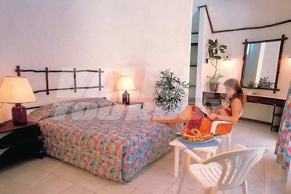 почивка в Velidhu Island Resort