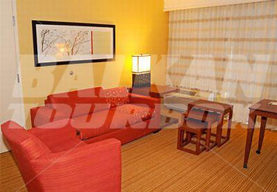почивка в Courtyard Des Moines West/Jordan Creek