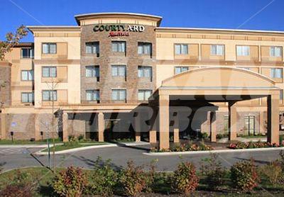 почивка в Courtyard Des Moines West/Jordan Creek