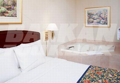 почивка в Courtyard by Marriott Cleveland Independence
