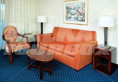 почивка в Courtyard by Marriott Cleveland Independence