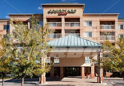 почивка в Courtyard by Marriott Cleveland Independence