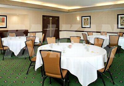 почивка в Courtyard by Marriott Cleveland Independence