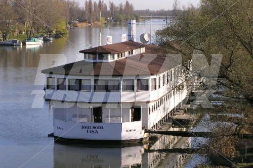holiday in Botel Lisa