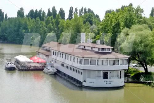 holiday in Botel Lisa