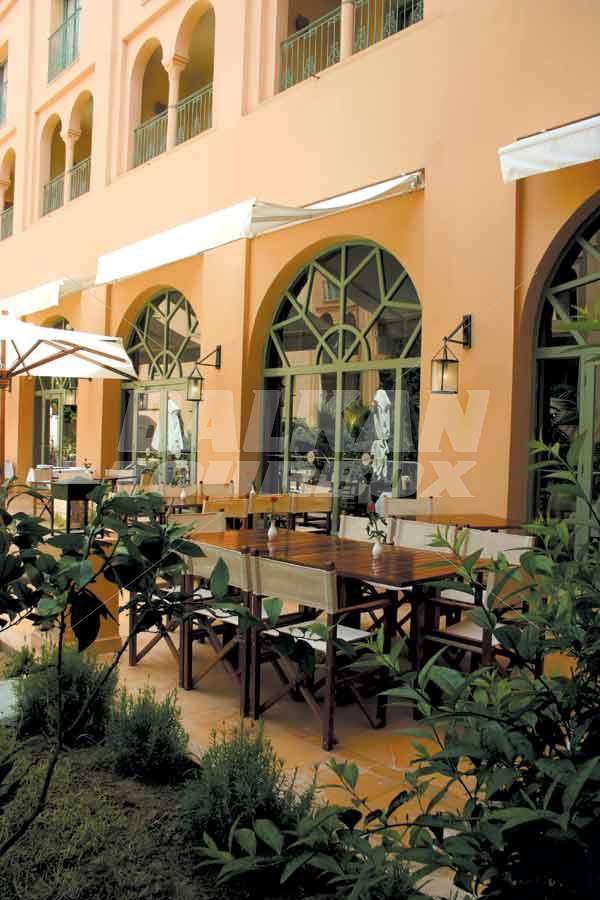 почивка в Alhambra Thalassa